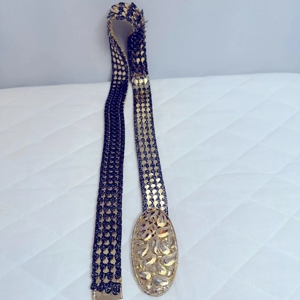 Womens Belt Black And Gold Shiny Flashy Adjustable Buckle Length 32”, Width 1”